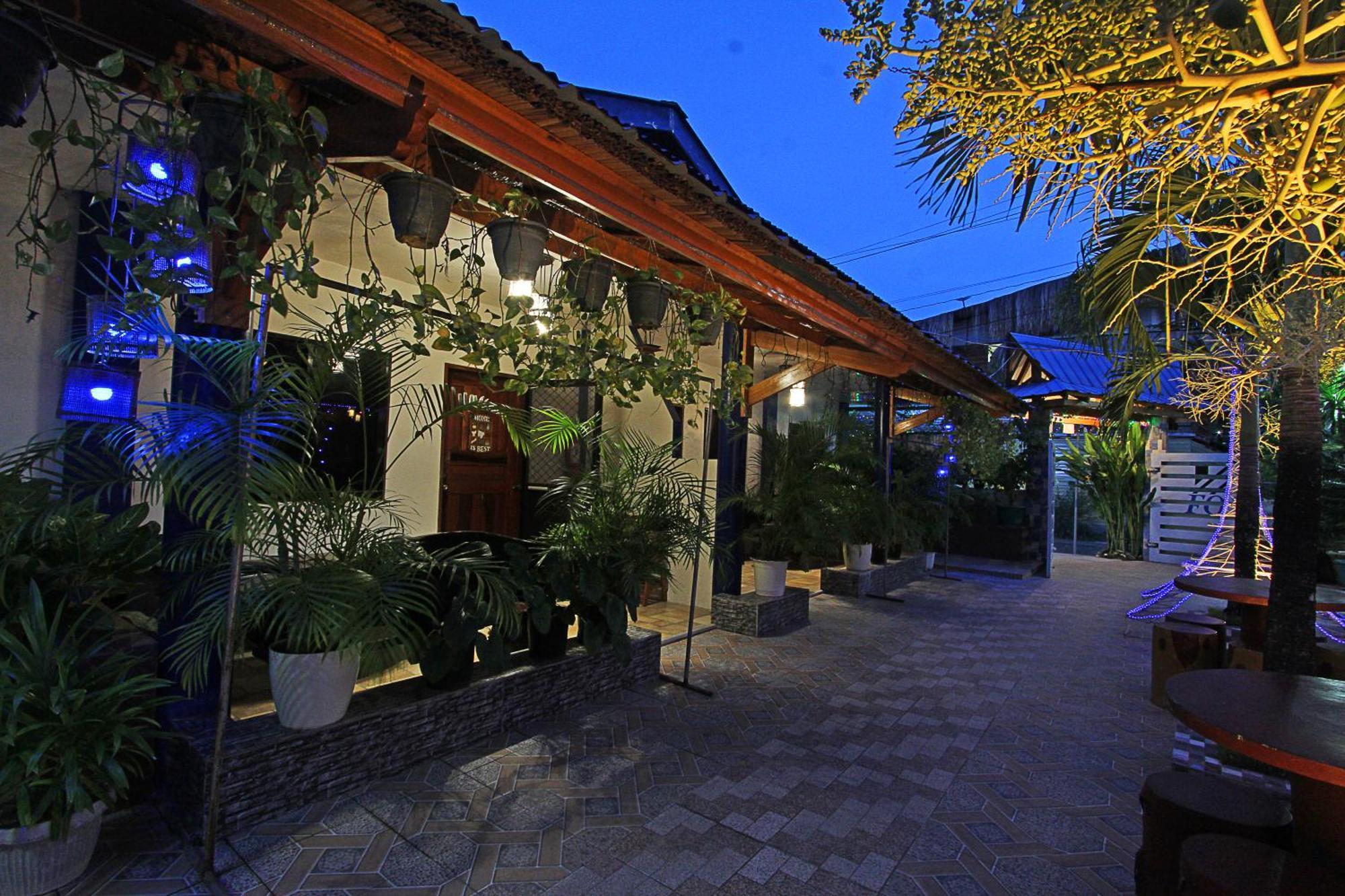 Foxtail Siargao Island Guesthouse General Luna  Esterno foto