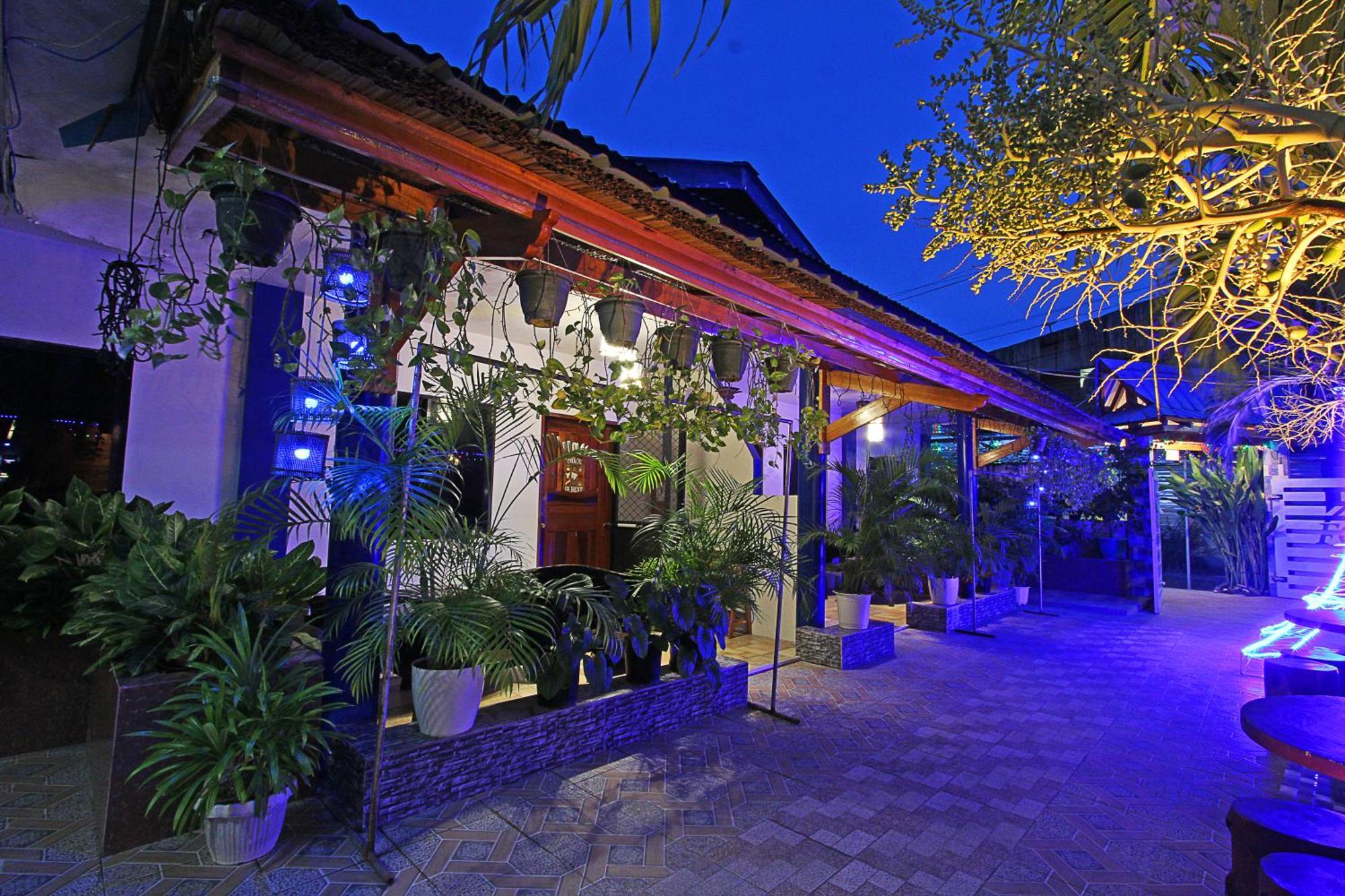 Foxtail Siargao Island Guesthouse General Luna  Esterno foto